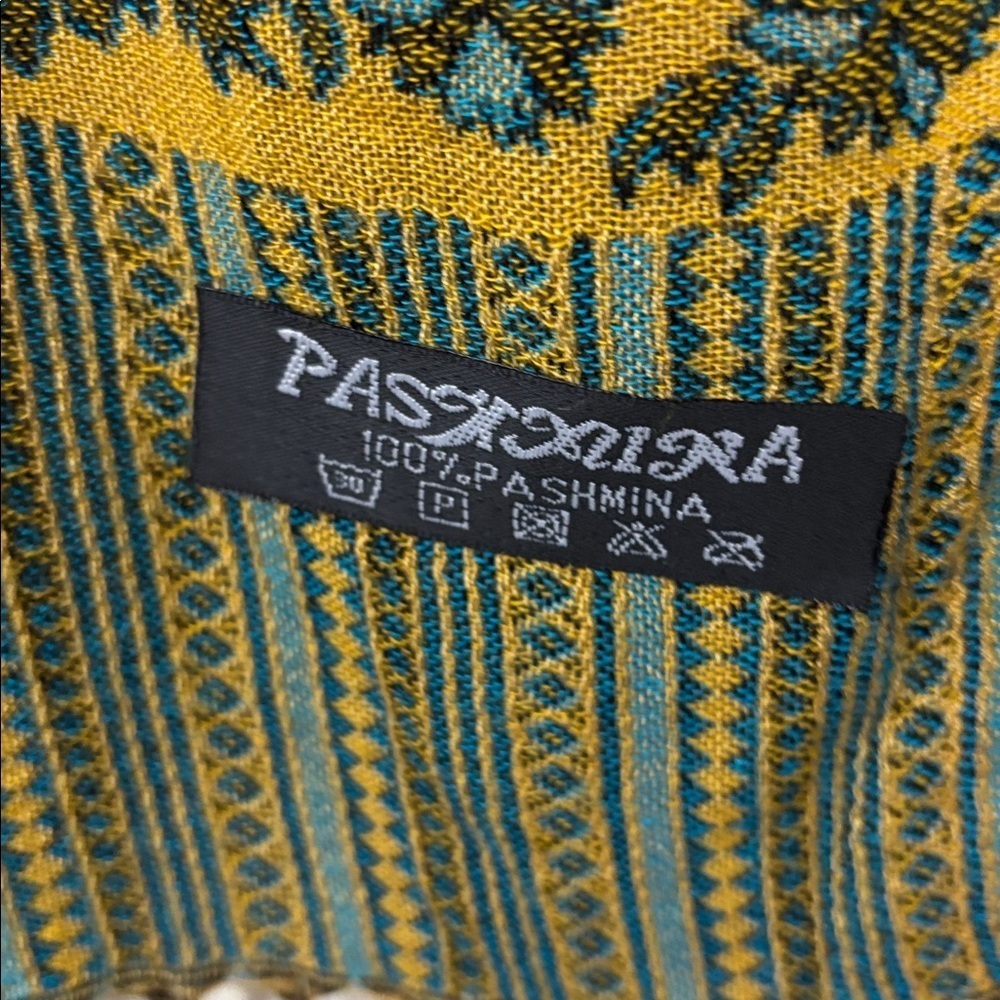 100% Pashmina Blue and Yellow Floral Paisley Patterned Shawl With Fringe - Picture 2 of 4